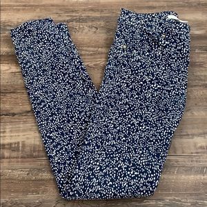 H&M’s blue and white dotted pants.